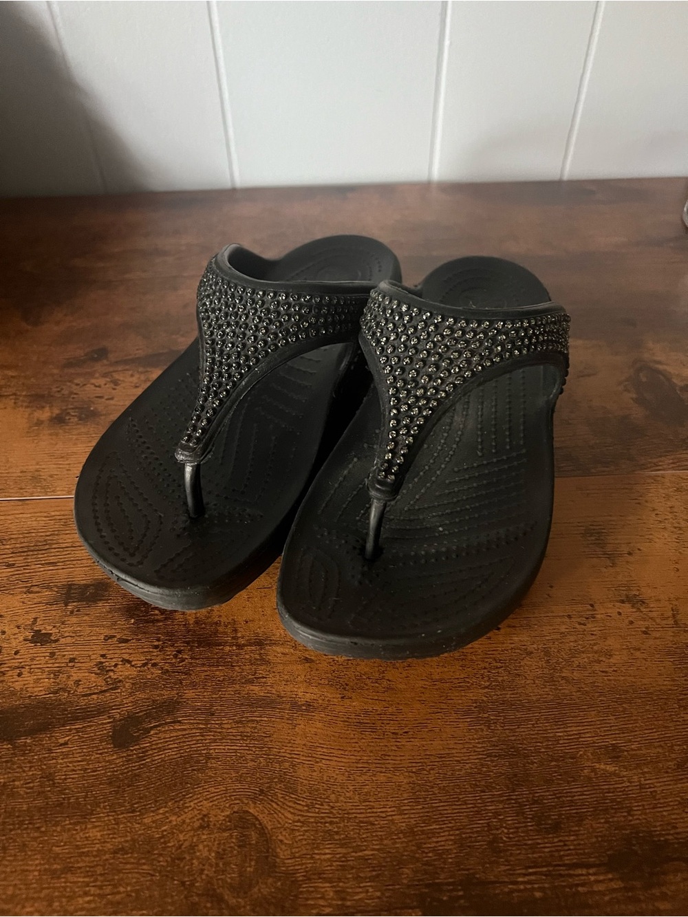 Black Rhinestone T-Strap Women's Flip Flop Sandals, Crocs, W8